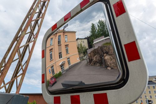 Helenan vanhainkoti liikennepeilissä