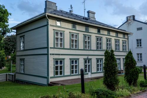 Ristikkokatu 6 sisäpiha