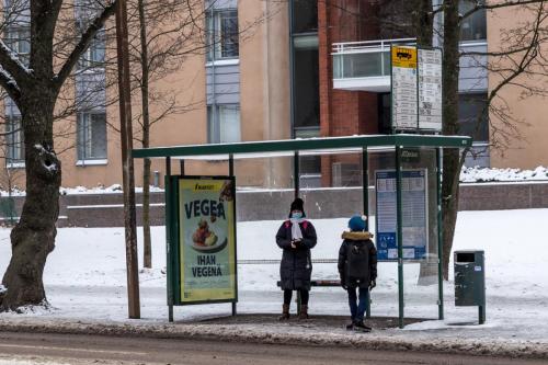 Ristikkokatu H3021 bussipysäkki talvella 2022 Hämeentiellä